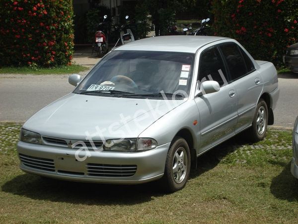 Автостекла Mitsubishi Lancer VI c установкой в Москве